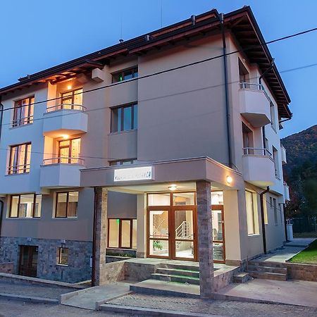 Family Hotel Relaxa Sapareva Banya Εξωτερικό φωτογραφία